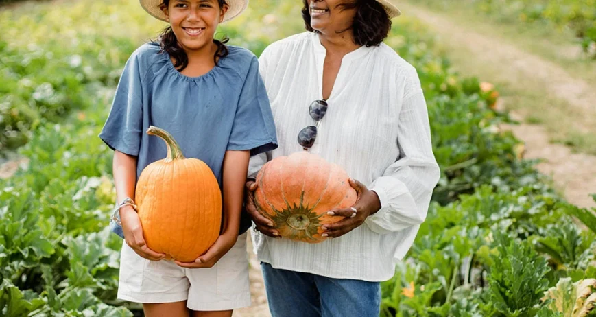 We grow fresh, organic produce using clean methods that protect nature, healthy food.